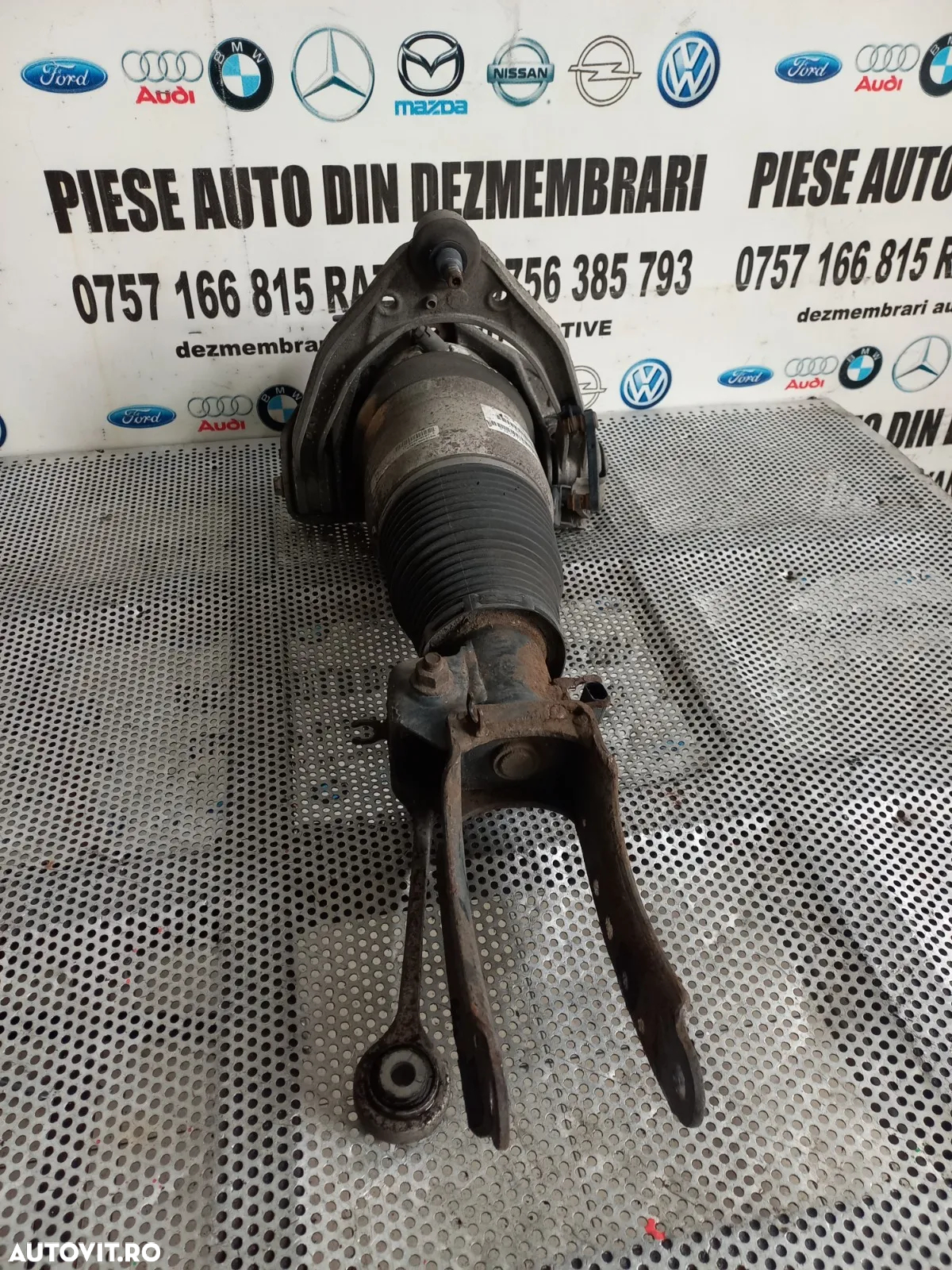 Perna Aer Amortizor Pneumatic Stanga Fata Audi Q7 4L Cod 7LB Testata  - Dezmembrari Arad - 4