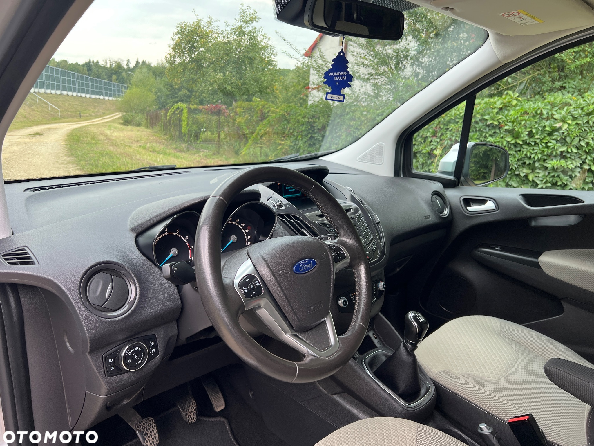 Ford Tourneo Courier 1.0 EcoBoost Trend - 14