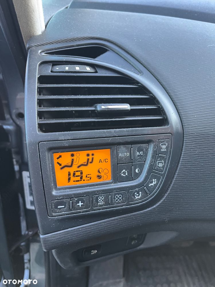 Citroën C4 Grand Picasso 1.6 HDi Impress MCP - 18