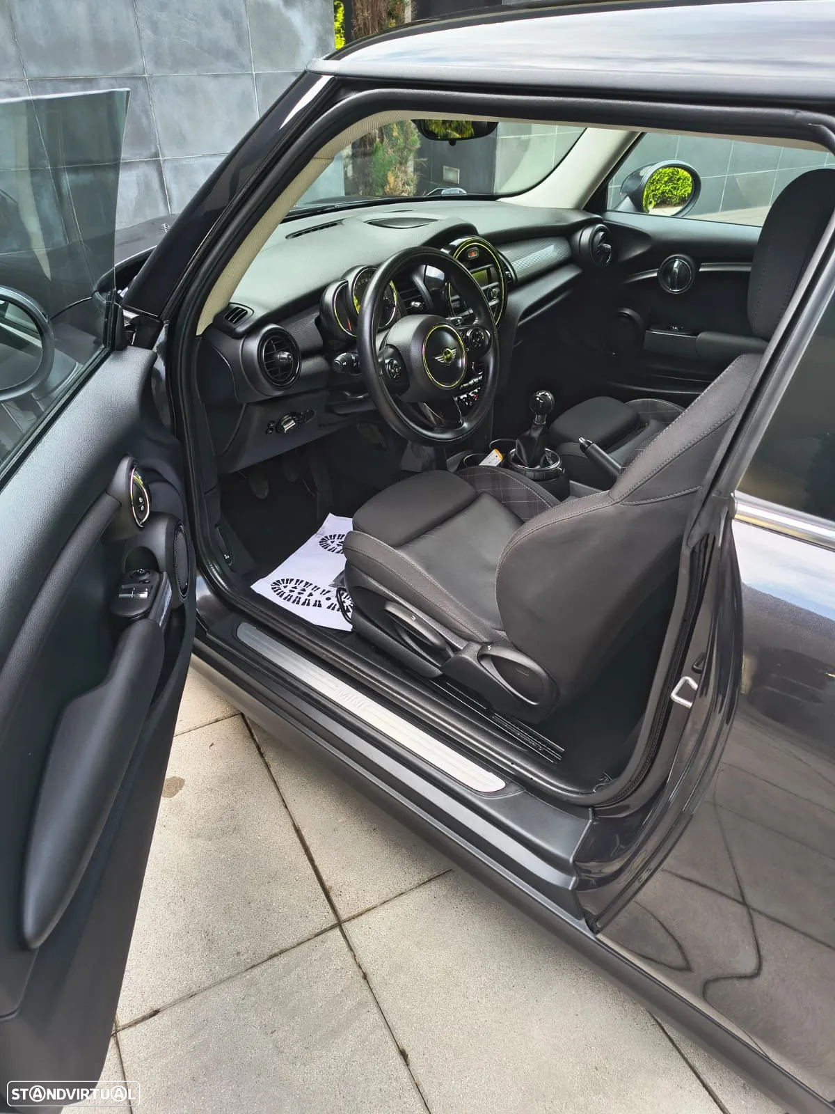 MINI 3 Portas - 12