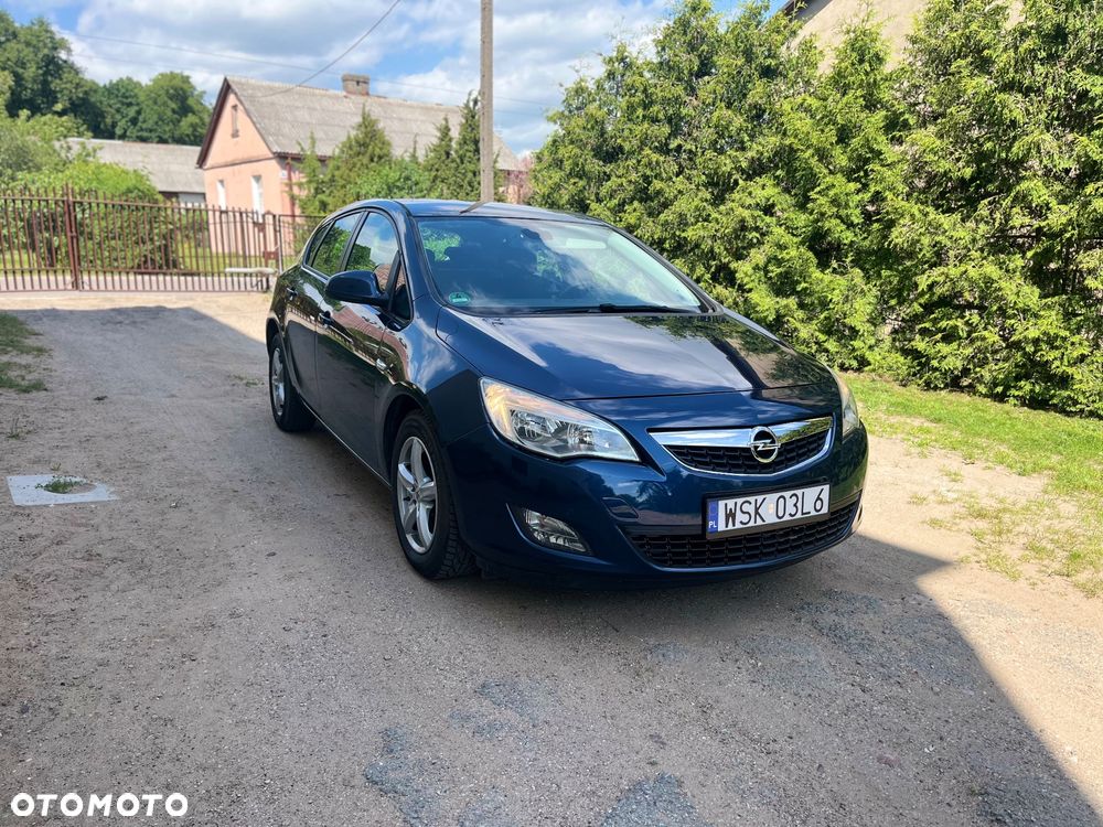 Opel Astra 1.6 Design Edition - 1