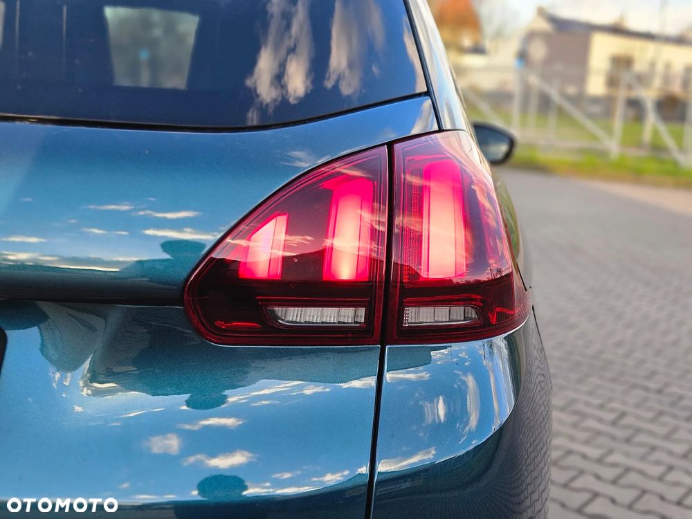 Peugeot 2008 1.2 Pure Tech Style S&S - 18