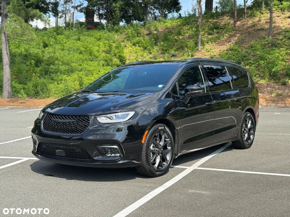Chrysler Pacifica - 5