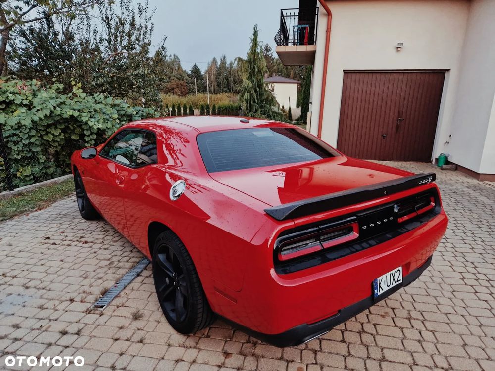 Dodge Challenger - 2