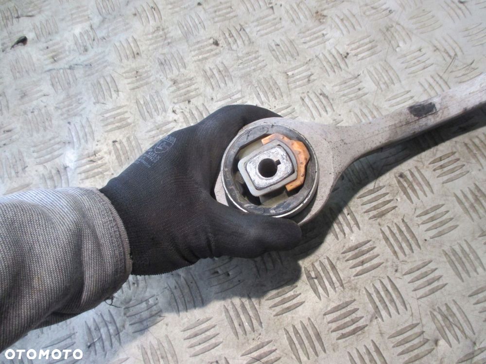 WAHACZ DOLNY LEWY PRZÓD BANAN AUDI A4 B5 PASSAT - 4