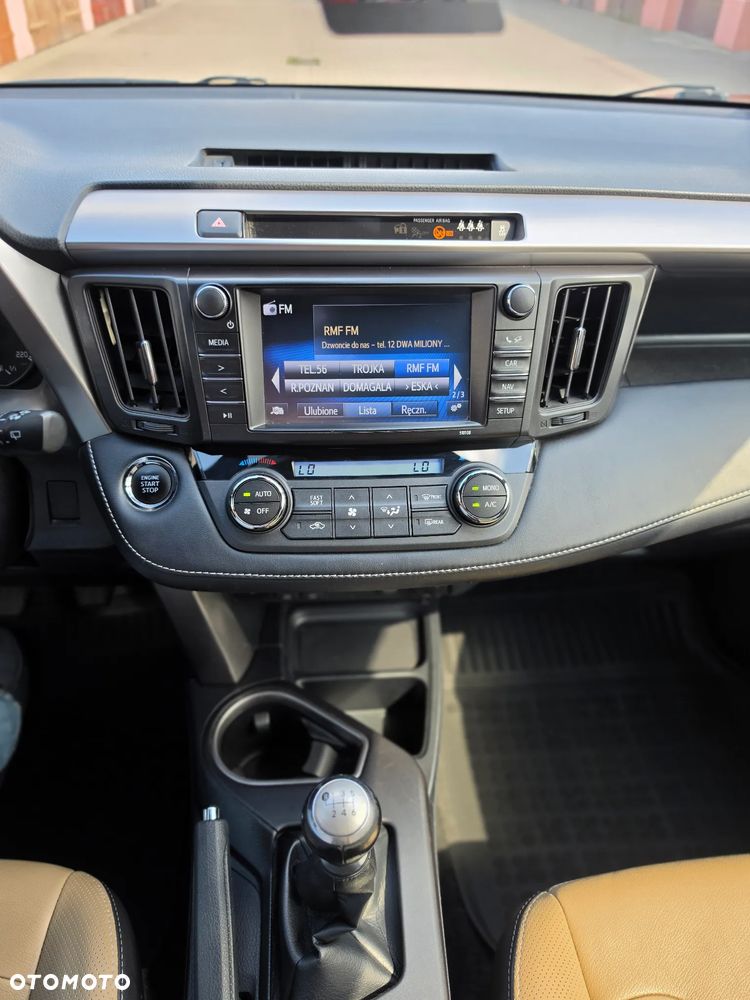 Toyota RAV4 2.0 D-4D Premium 4x2 - 18