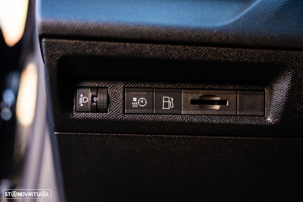 Peugeot 308 180 e-EAT8 Allure - 26