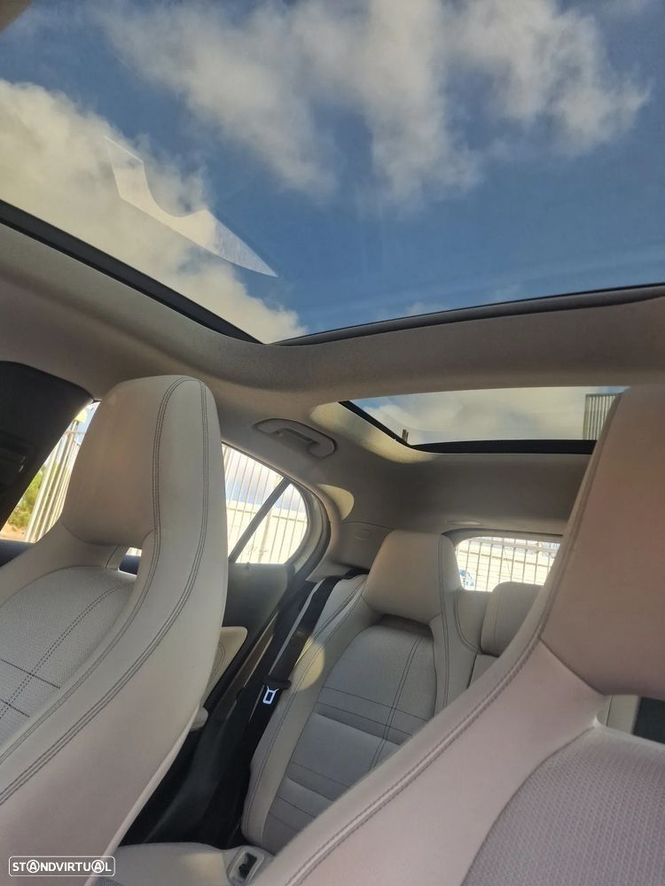 Mercedes-Benz GLA 220 d Urban - 21