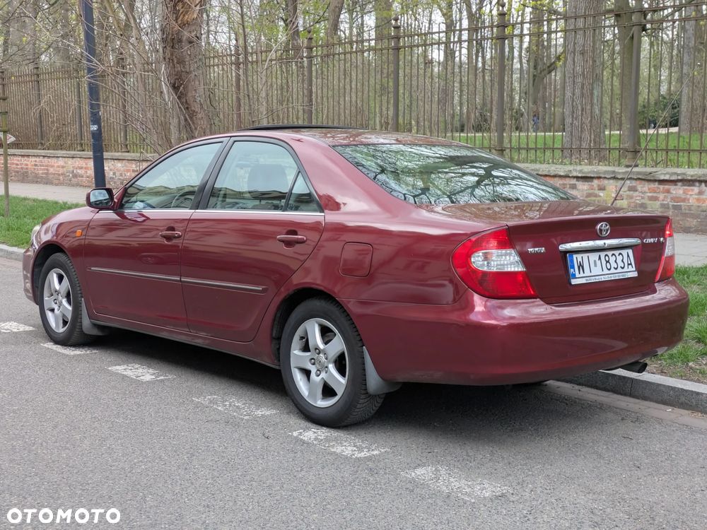 Toyota Camry 3.0 V6 - 8