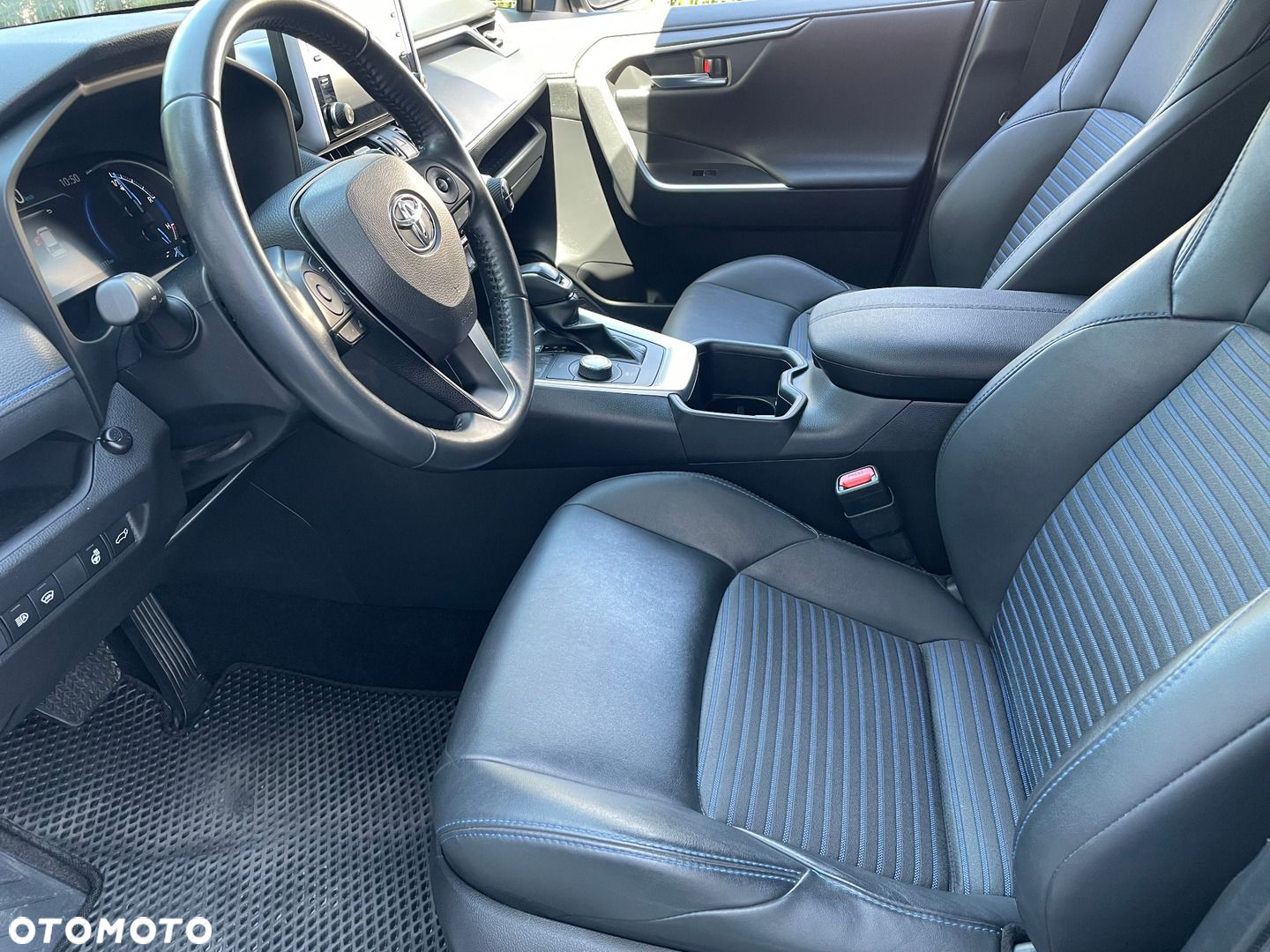 Toyota RAV4 - 9