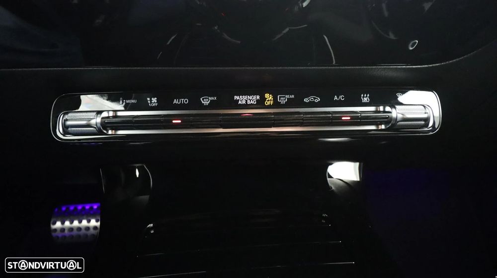 Mercedes-Benz A 250 Limousine e AMG Line - 22