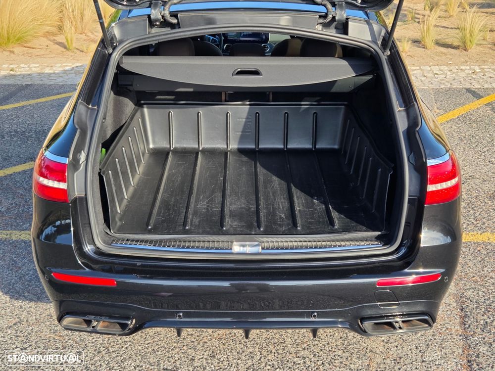 Mercedes-Benz E 63 AMG S 4-Matic+ - 11