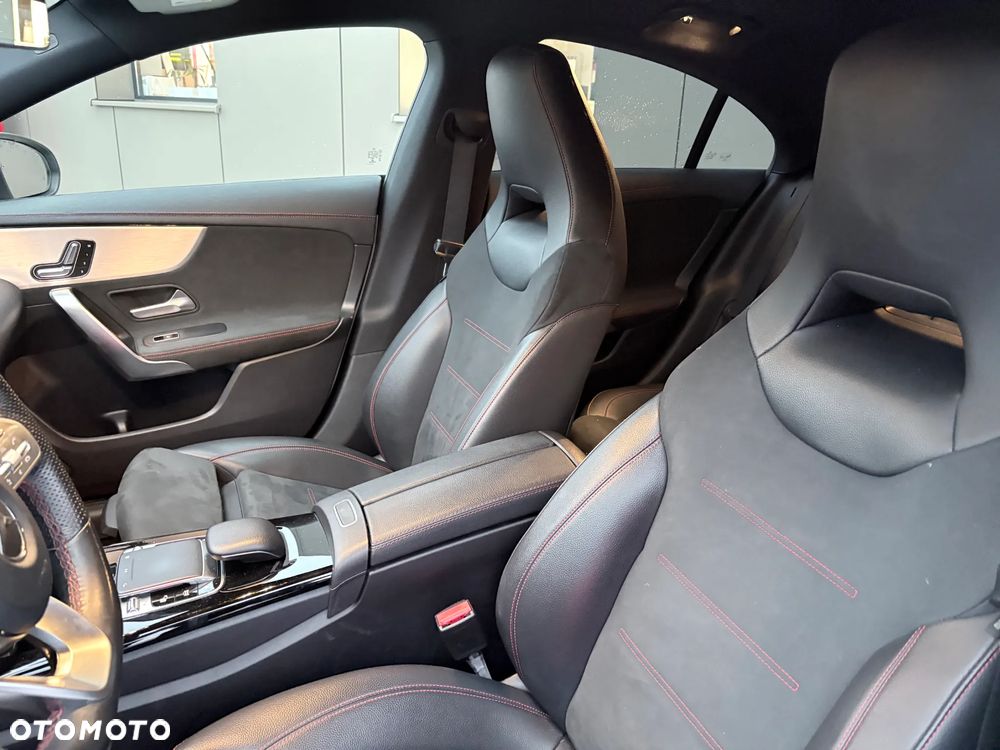 Mercedes-Benz CLA 220 AMG Line 7G-DCT - 4
