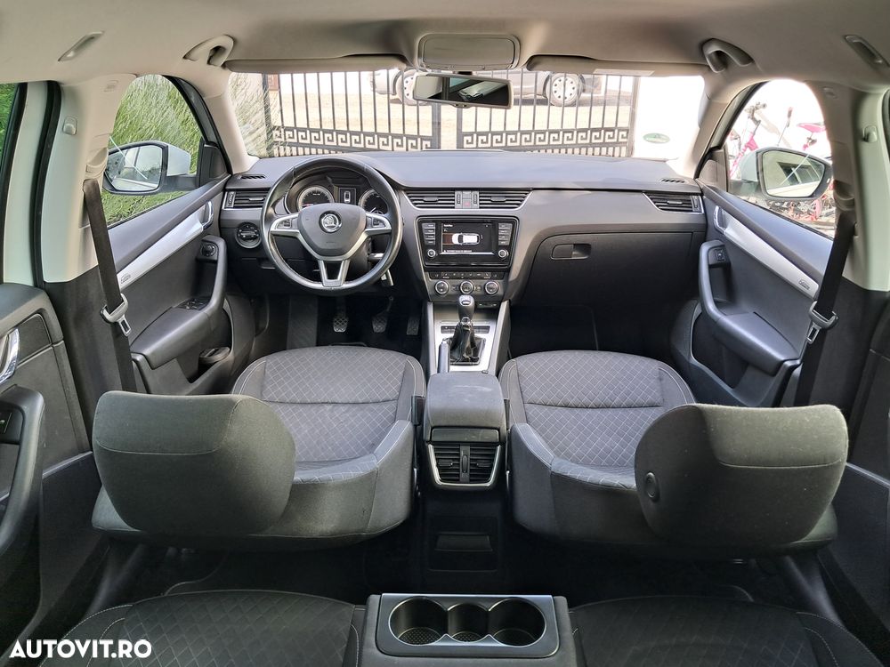 Skoda Octavia 2.0 TDI Premium Edition - 2