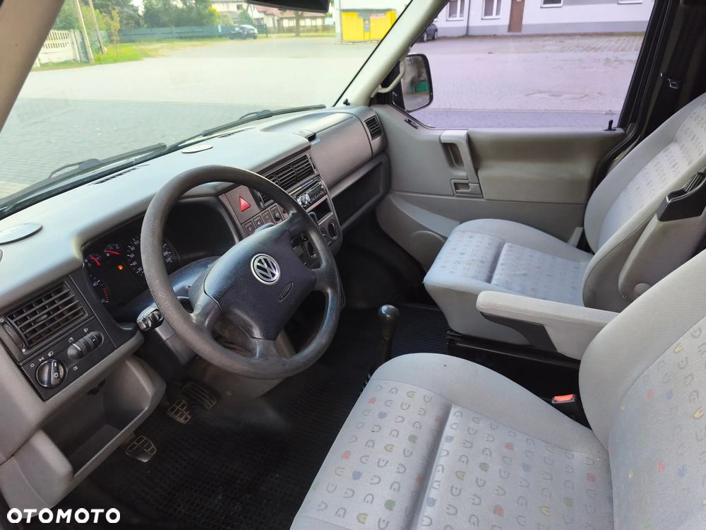 Volkswagen Multivan Standard - 18