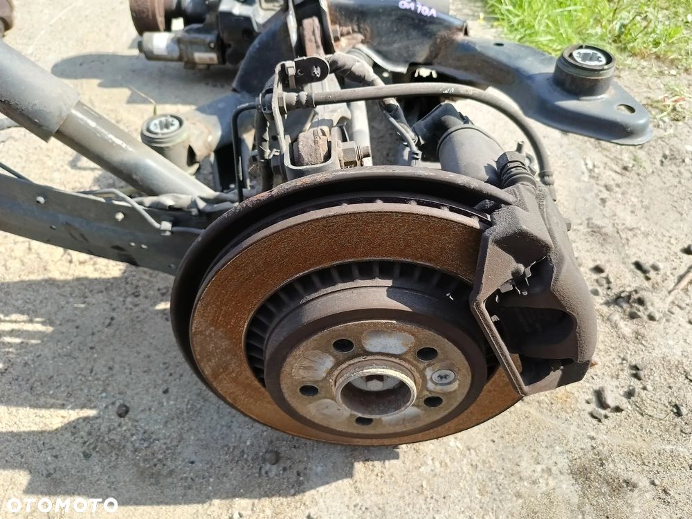 VOLVO XC60 I LIFT 2017R 2.4 D5 AWD  BELKA ZAWIESZENIA TYŁ KOMPLETNA DYFER P1216688 - 14