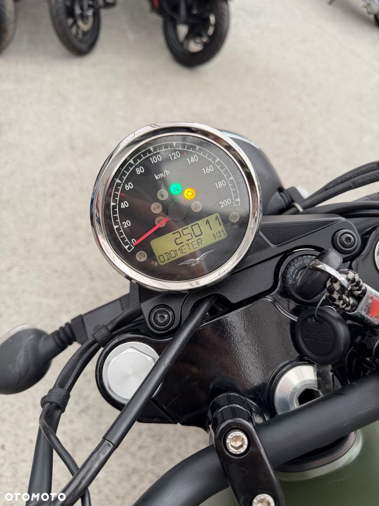 Moto Guzzi V7 - 4