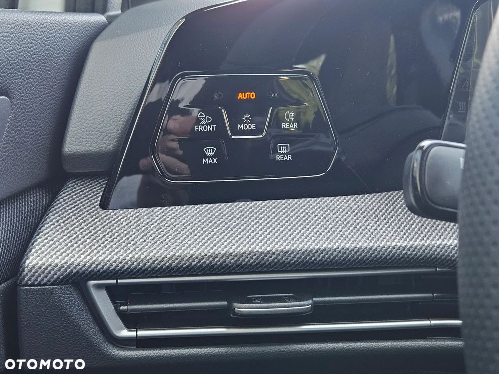 Volkswagen Golf 1.5 eTSI mHEV R-Line Plus DSG - 20