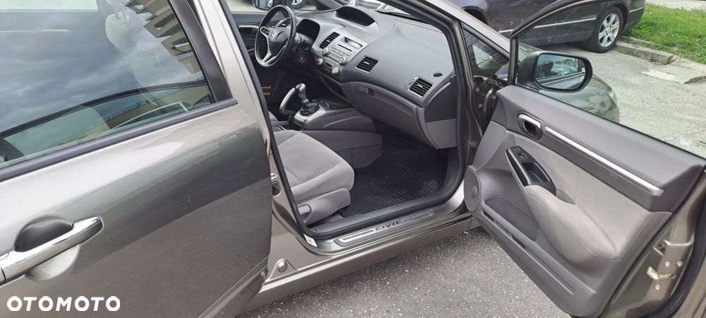 Honda Civic 1.8 Executive - 8