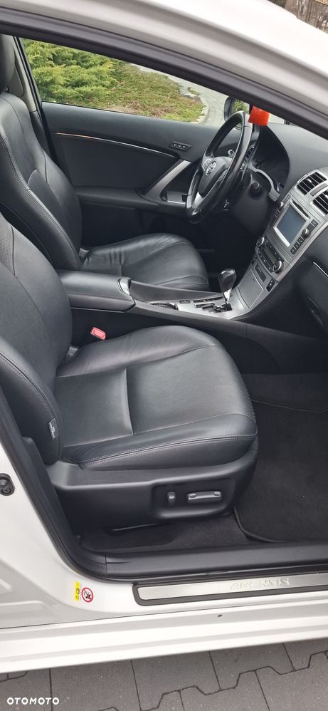 Toyota Avensis 2.0 Premium MS - 10