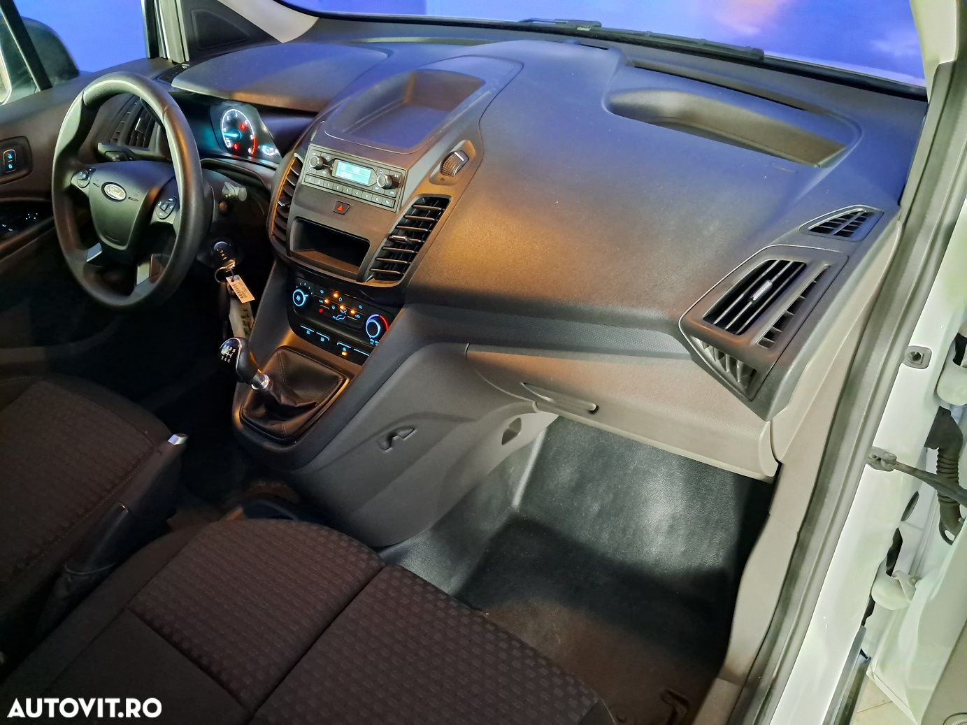 Ford Transit Connect - 14