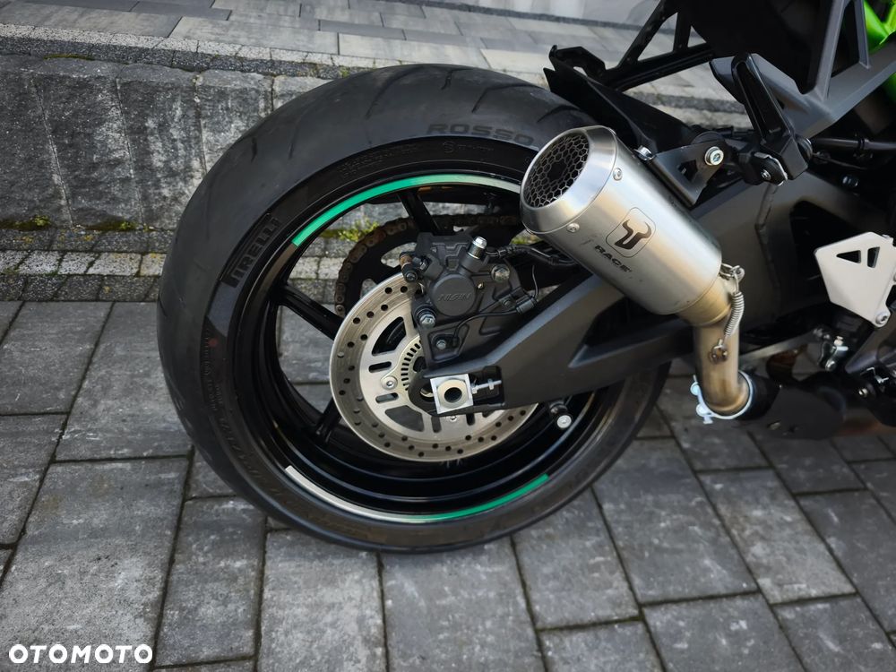Kawasaki H2 - 12