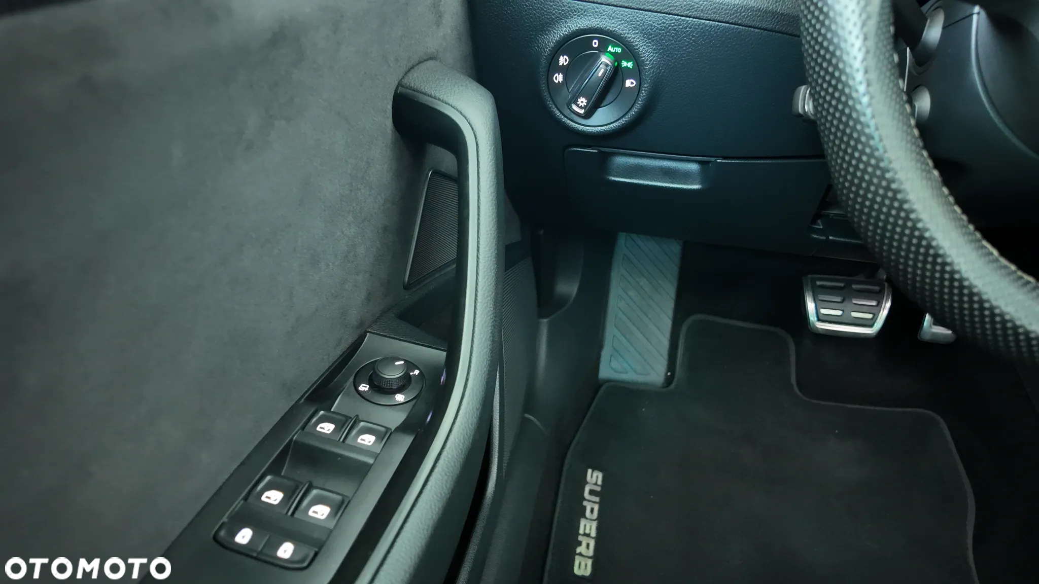 Skoda Superb Combi 2.0 TSI 4x4 DSG SportLine - 34