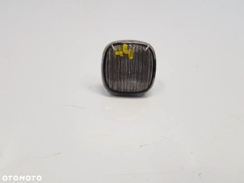 Kierunkowskaz boczny błotnika Audi A4 B5 ks-ad012b - 1