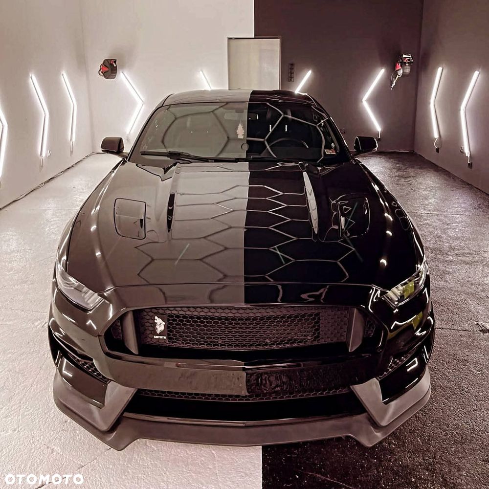 Ford Mustang - 1