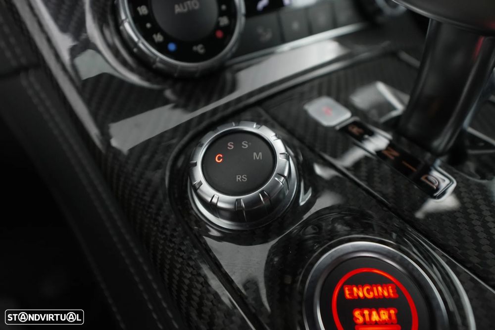 Mercedes-Benz SLS 63 AMG - 30