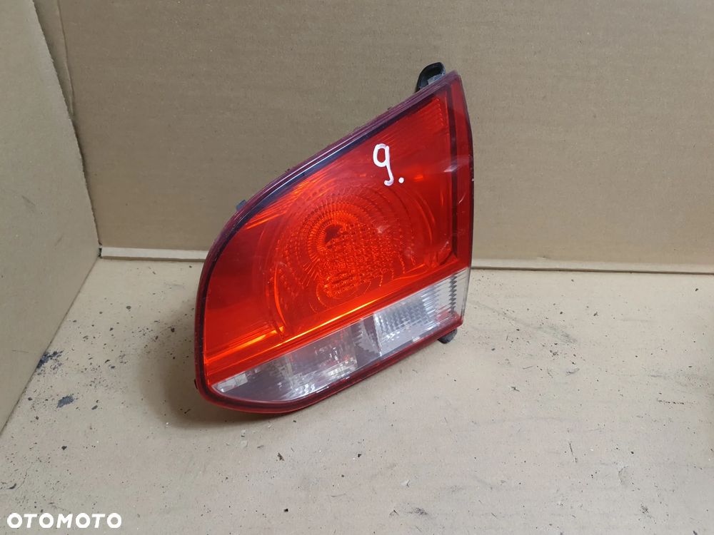 . LAMPA PRAWA W KLAPE VOLKSWAGEN GOLF 6 - 2