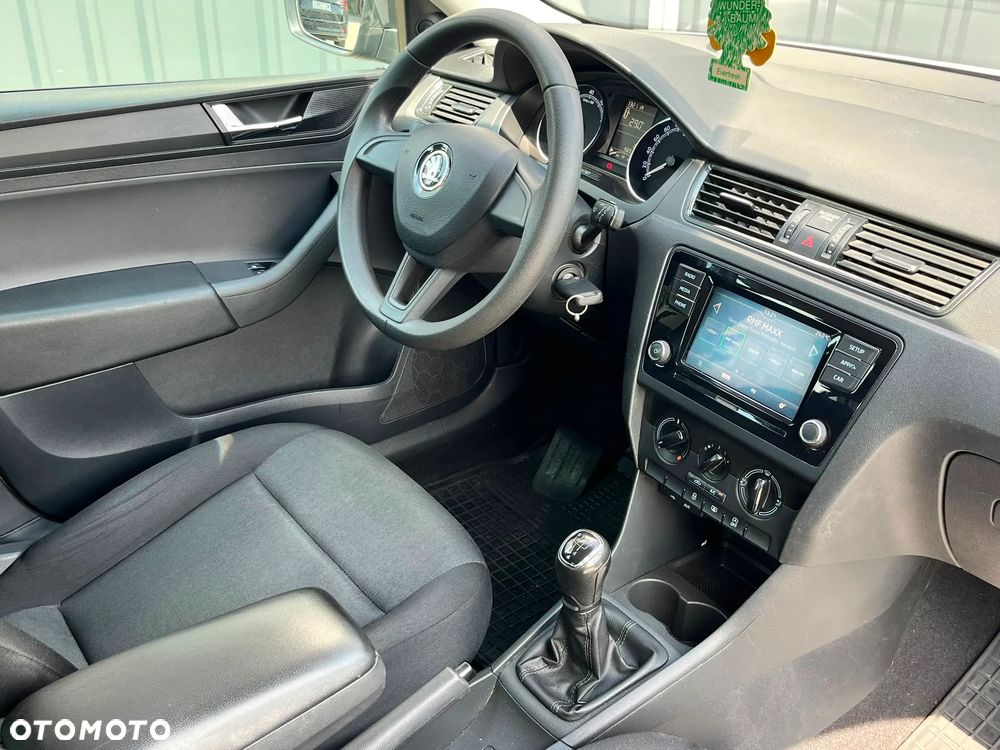 Skoda RAPID 1.0 TSI Active - 17