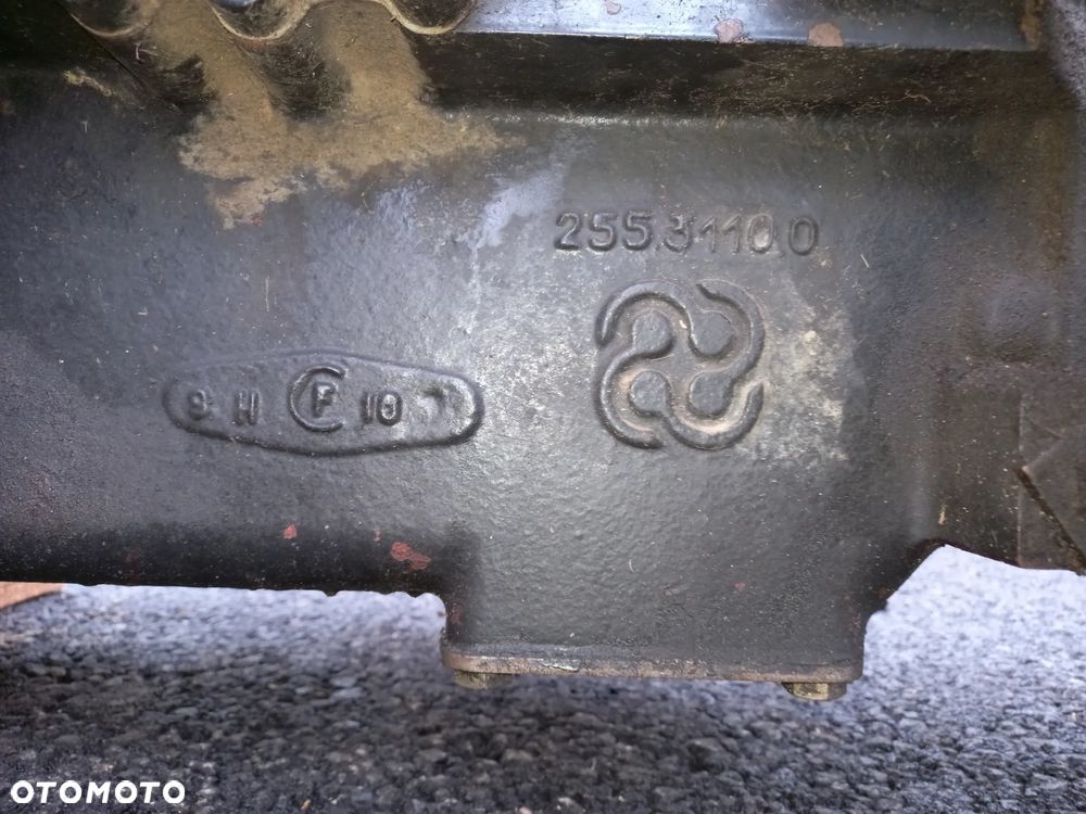 Most obudowa mostu przód tył ,zwolnica,zwrotnica,układ planetarny,atak,koło ataku wałek,półoś explorer,titan,antares,same,lamborghini,hurlimann,deutz,agroplus,agrosun,agrotron,silver,formuła,master,racing,premium,r774,0.467.473.0 ,01127250/20 ,445.4410.0 ,2324411 ,202.3111.0 ,25544100 ,91071140 ,9107.110.0, 269.4330.0 ,275.4356.0 ,255.3110.0 ,270.4741.0 ,.91311100 . 0.008.3208.0 , 0.008.3210.3,269.4331.0, 27244100. - 23