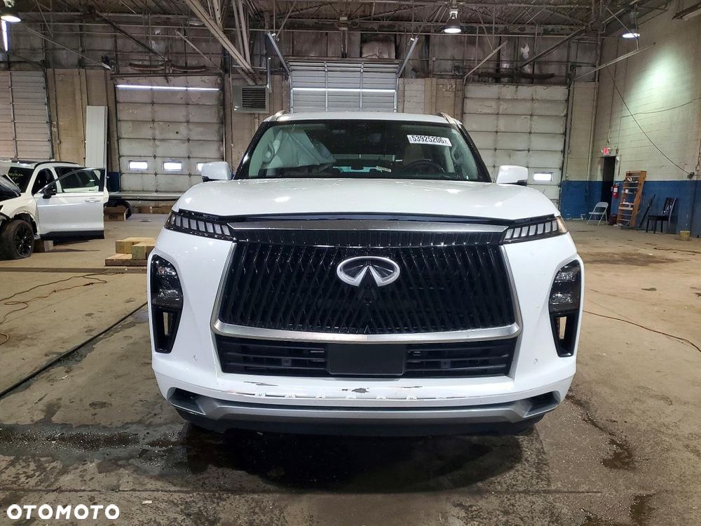 Infiniti QX80 - 6