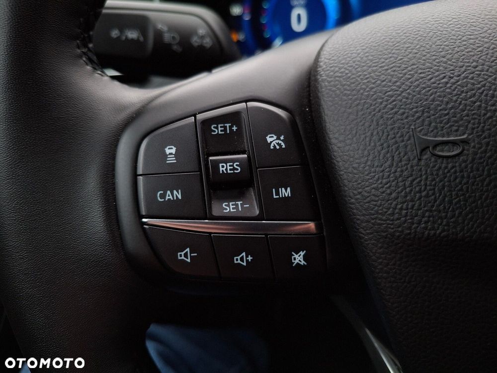 Ford Focus 1.0 EcoBoost Titanium X - 11