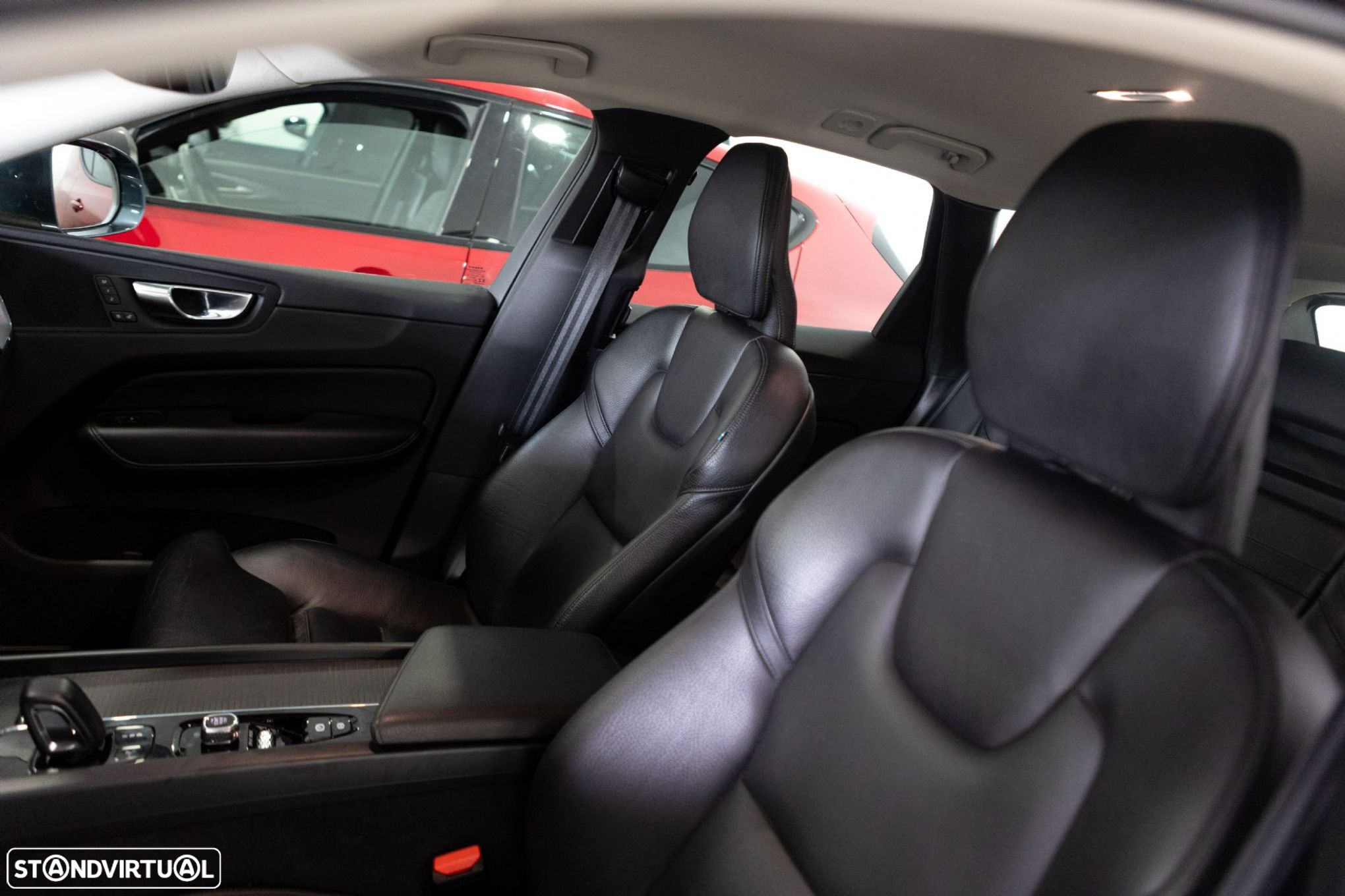 Volvo XC 60 B4 D AWD Geartronic Momentum - 39