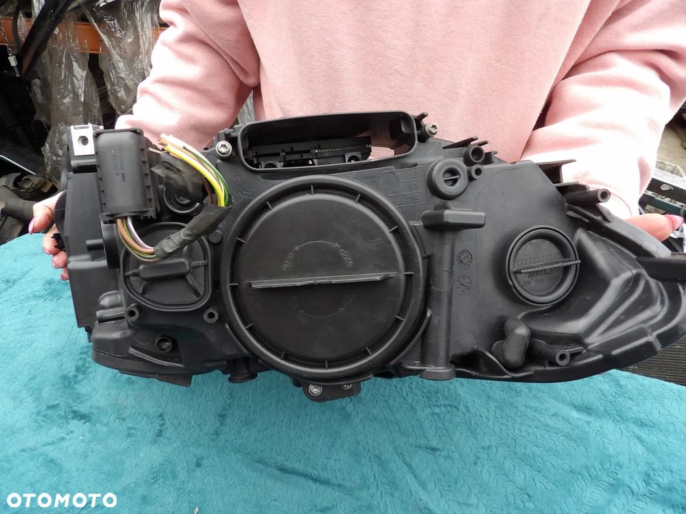 BMW - F10 - H7 - BRAK UCHWYTU - LEWA LAMPA PRZEDNIA - EUROPA - 7