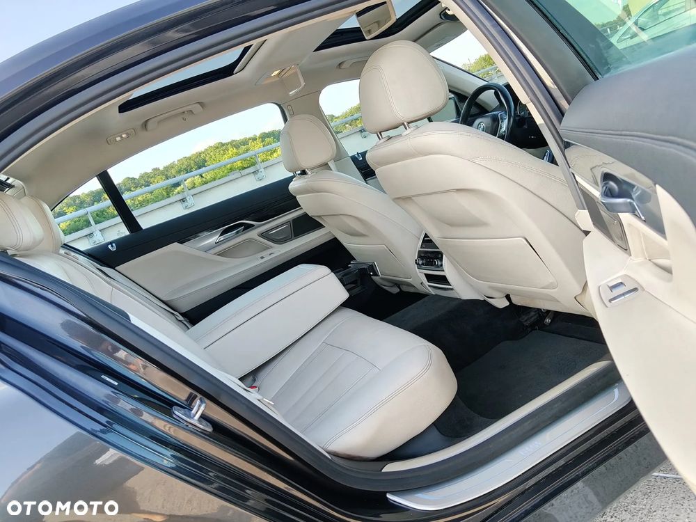 BMW Seria 7 740Li - 29