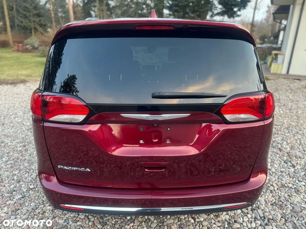 Chrysler Pacifica - 7