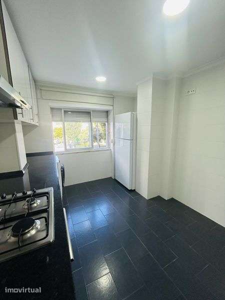 ARRENDA-SE Apartameno T3 Carnaxide - Grande imagem: 2/10