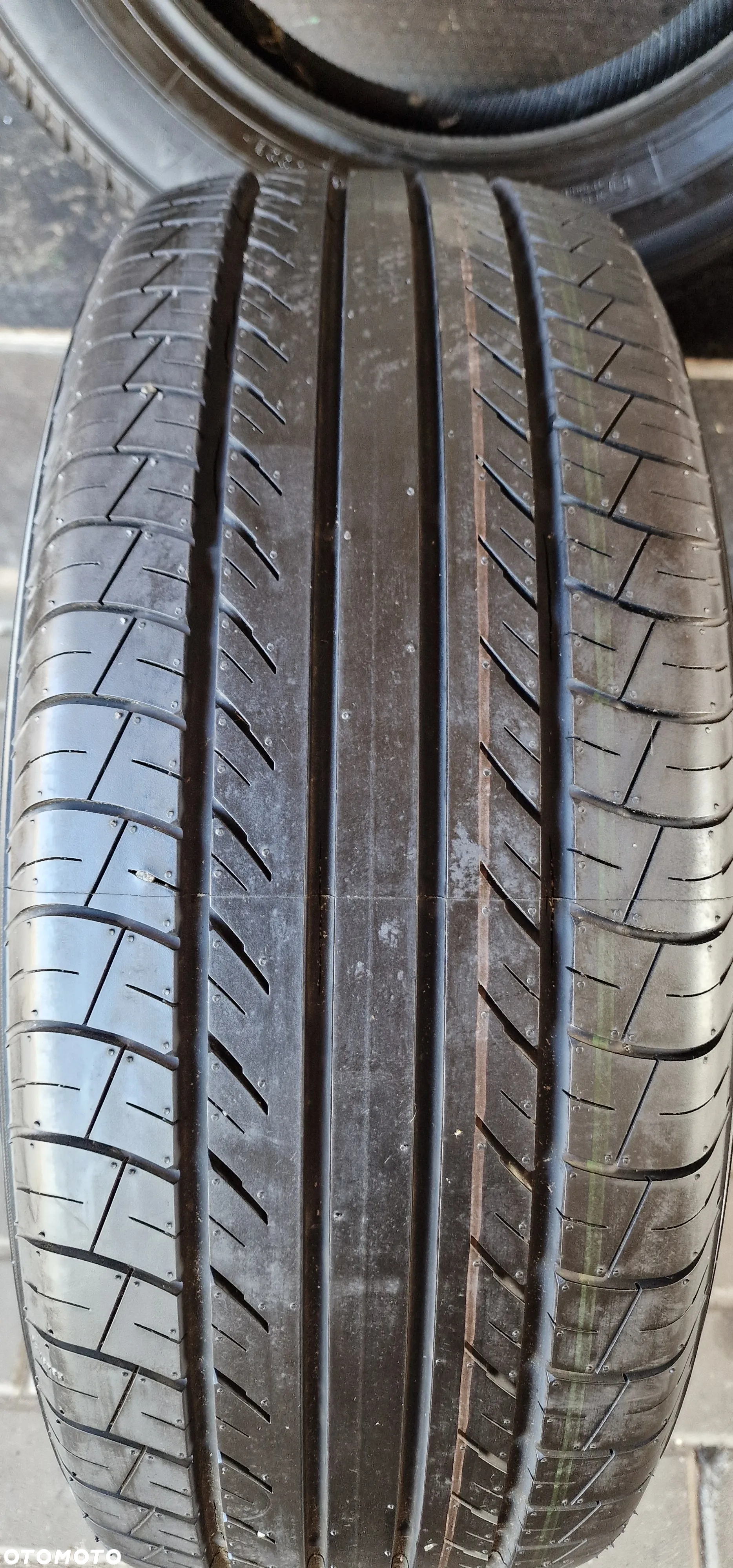 Opony Letnie Yokohama BluEarth E70 225/55R18 98 H 2022R Nowe - 9