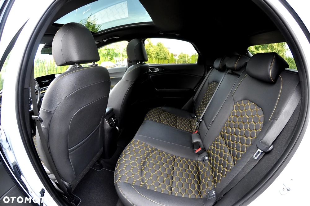 Kia XCeed 1.6 T-GDI OPF DCT7 PLATINUM - 23