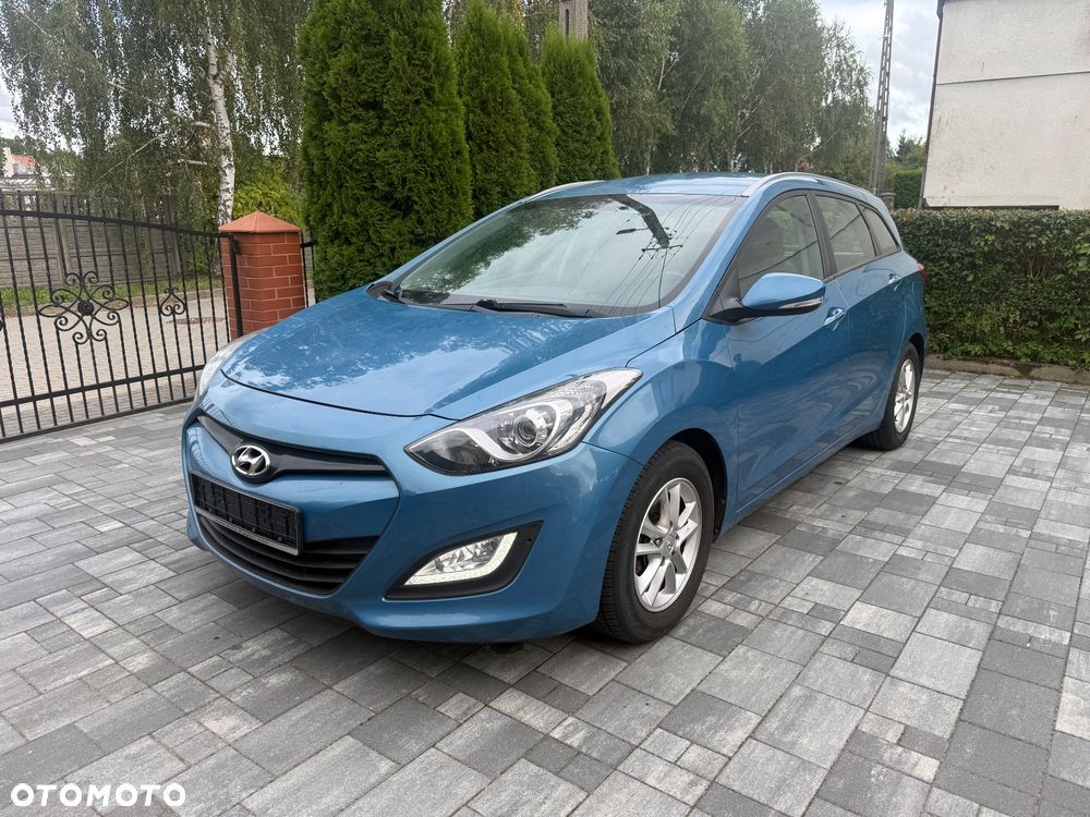 Hyundai i30 blue Kombi 1.6 CRDi YES Gold - 1