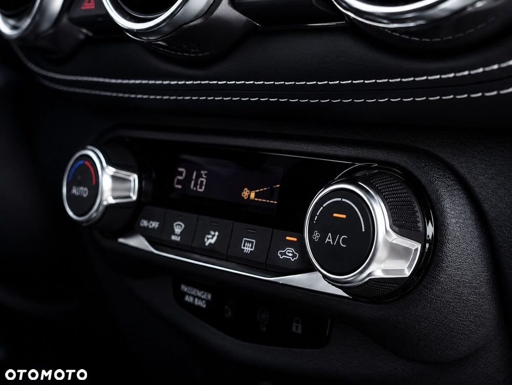 Nissan Juke 1.0 DIG-T Tekna - 17