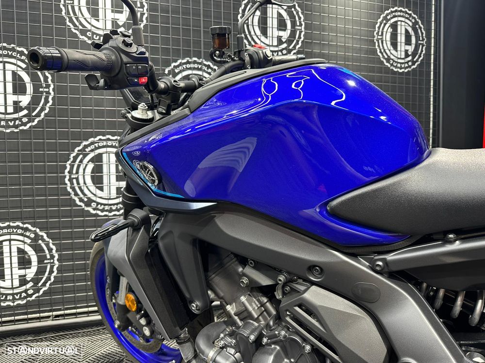 Yamaha MT-09 Y-AMT - 12