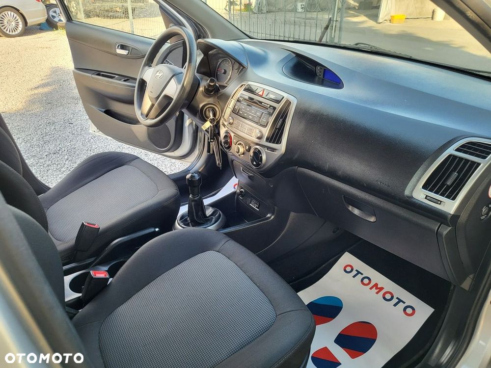 Hyundai i20 - 19