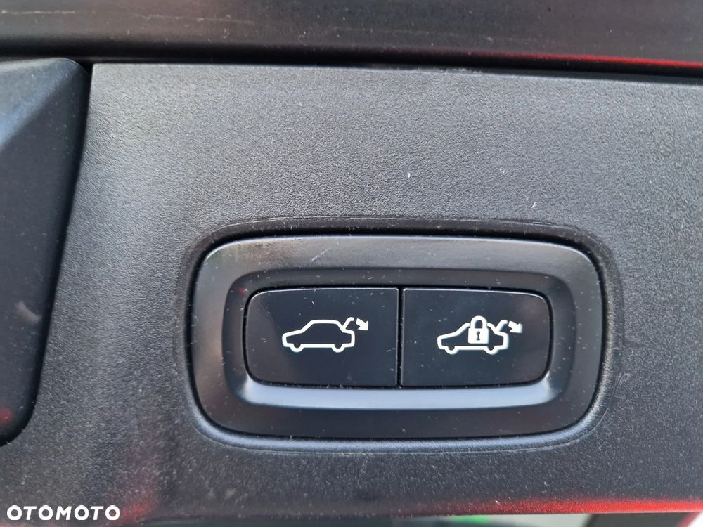 Volvo V90 D4 AWD Geartronic Momentum Pro - 22