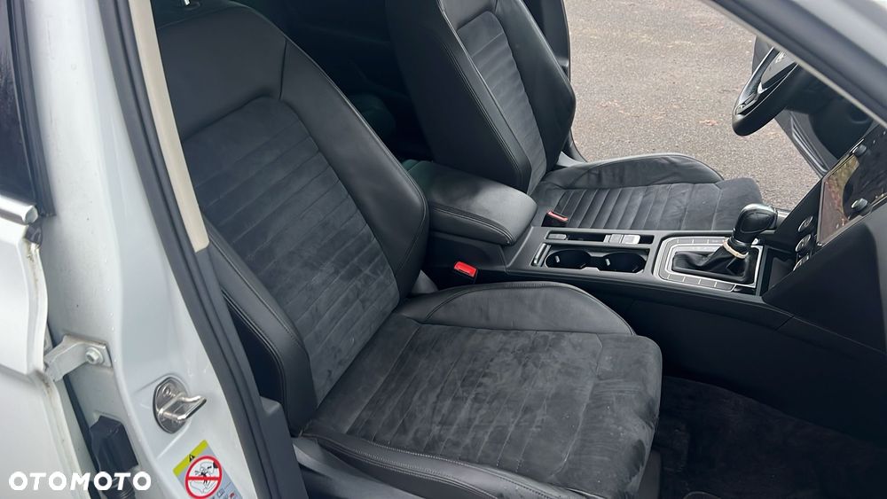 Volkswagen Passat 2.0 TDI SCR DSG Highline - 8