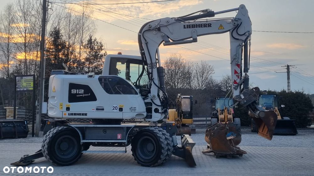 Liebherr A912/ 2017r/ Maszyna sprowadzona/ - 11