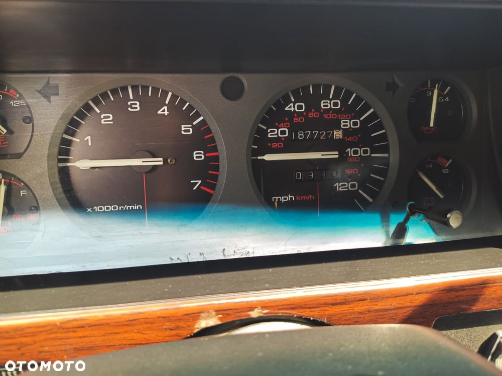 Jeep Cherokee 4.0 Limited - 10